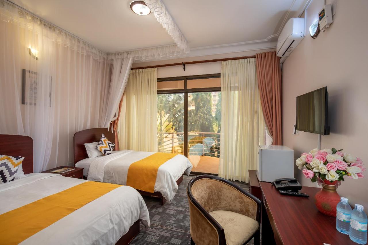 Entebbe Traveller'S Hotel Esterno foto