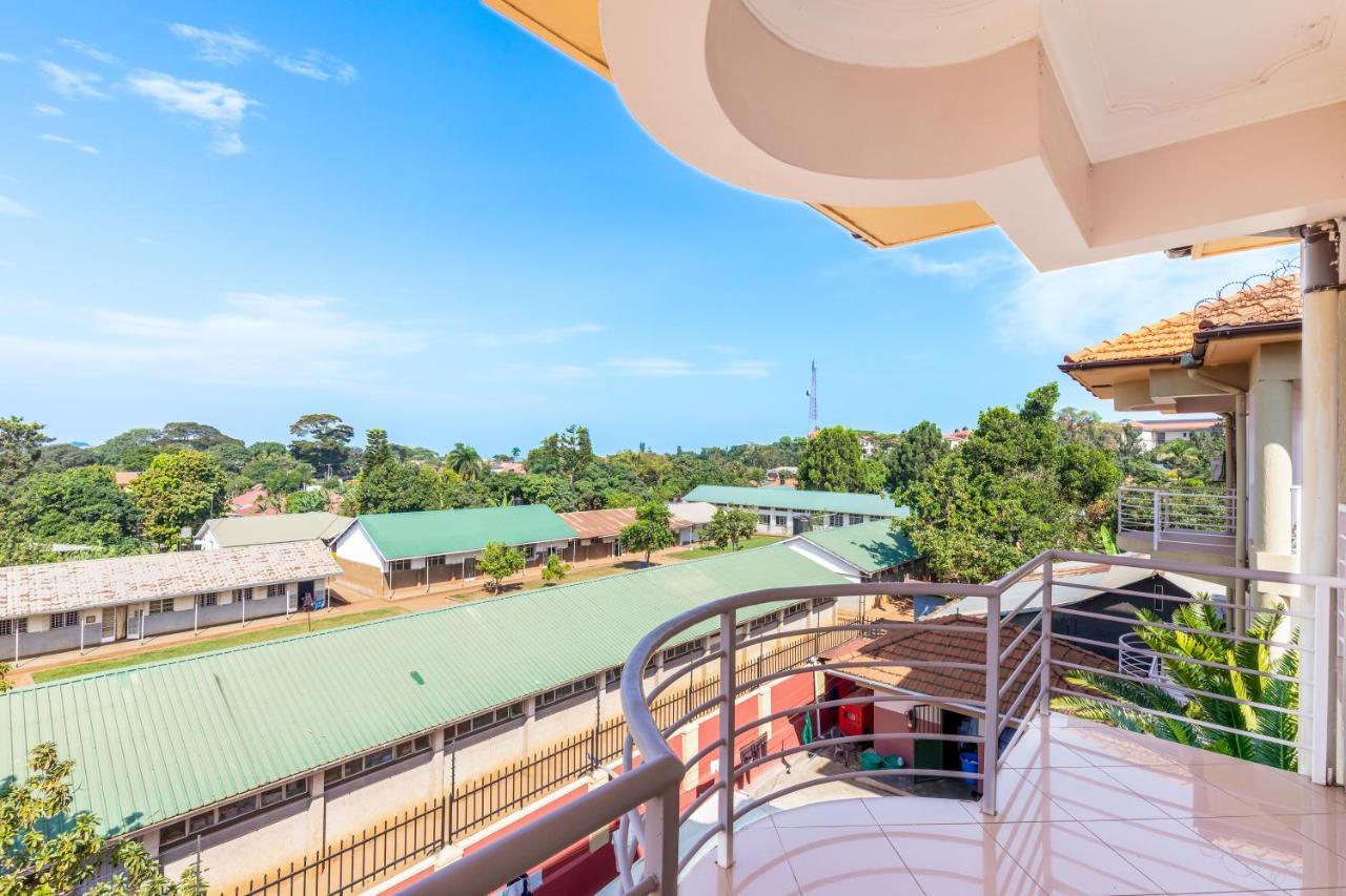 Entebbe Traveller'S Hotel Esterno foto