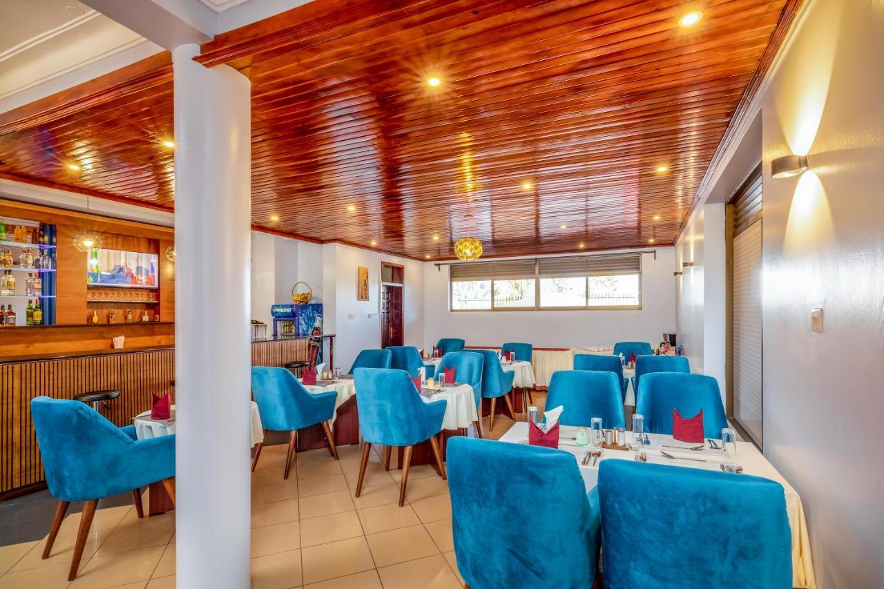 Entebbe Traveller'S Hotel Esterno foto