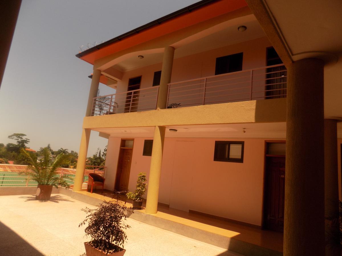 Entebbe Traveller'S Hotel Esterno foto