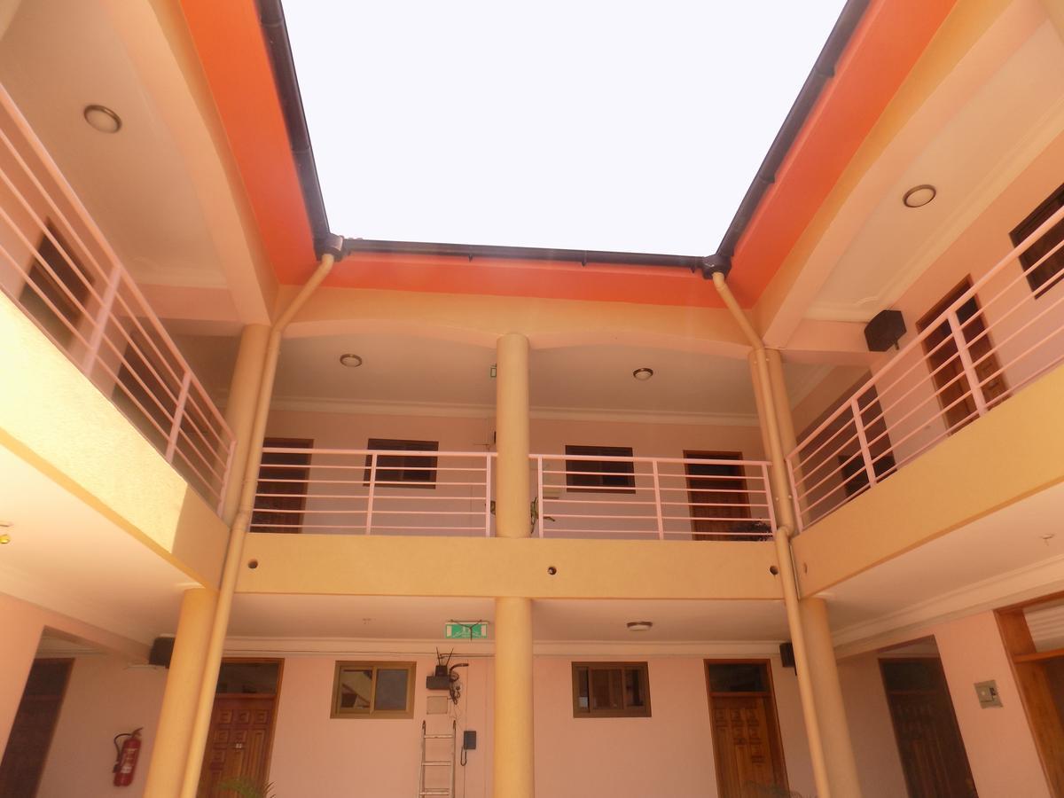 Entebbe Traveller'S Hotel Esterno foto