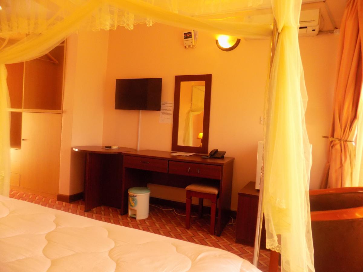 Entebbe Traveller'S Hotel Esterno foto