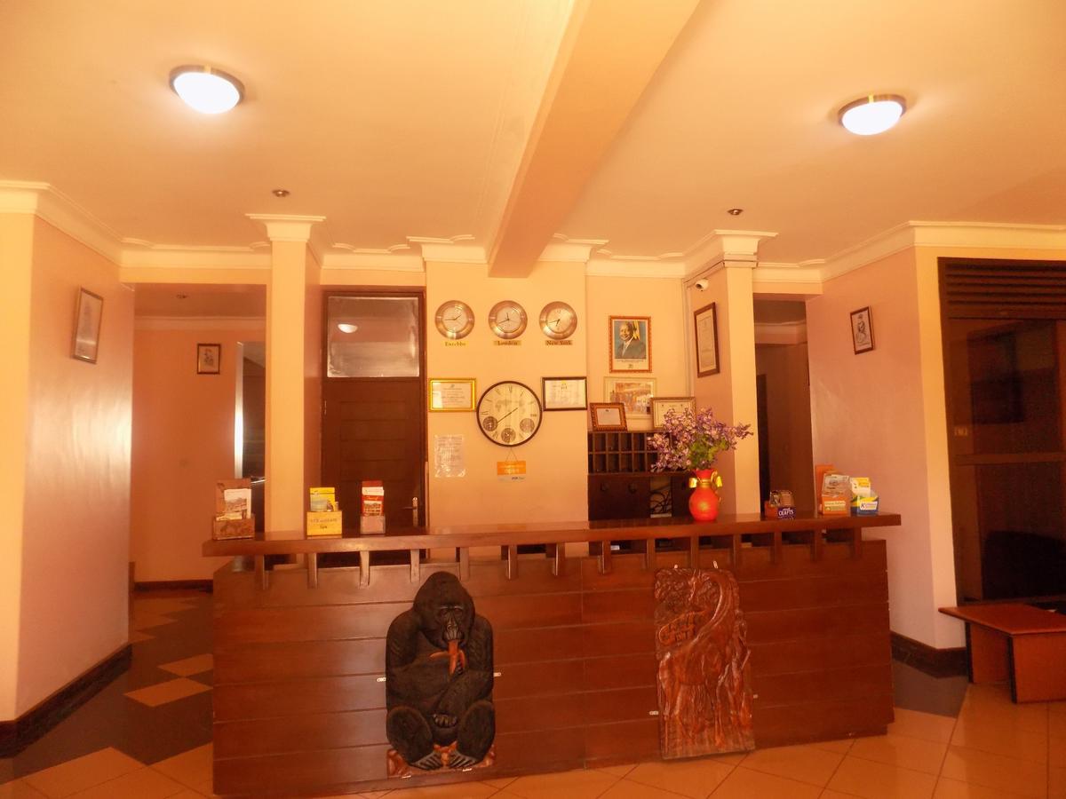 Entebbe Traveller'S Hotel Esterno foto