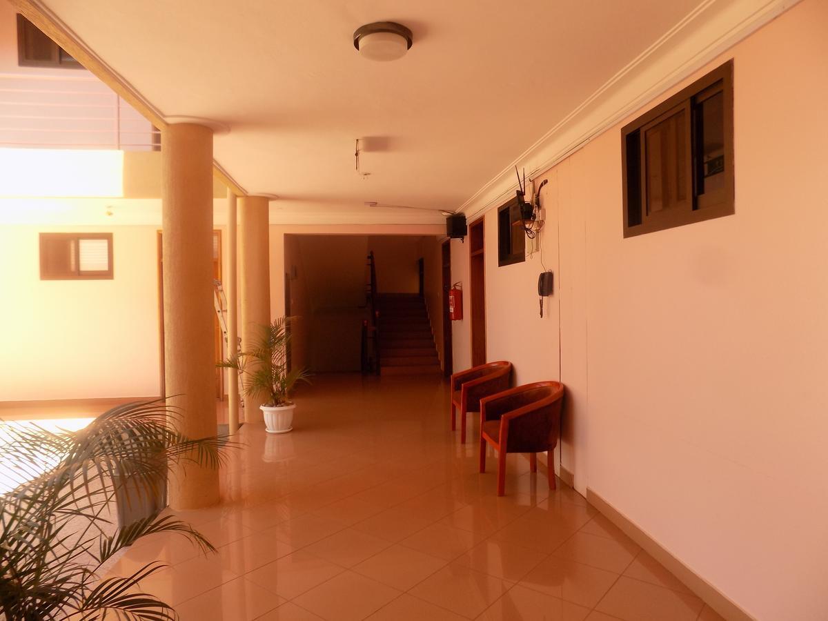 Entebbe Traveller'S Hotel Esterno foto