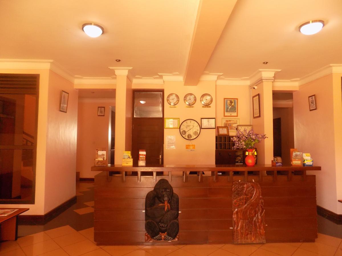 Entebbe Traveller'S Hotel Esterno foto