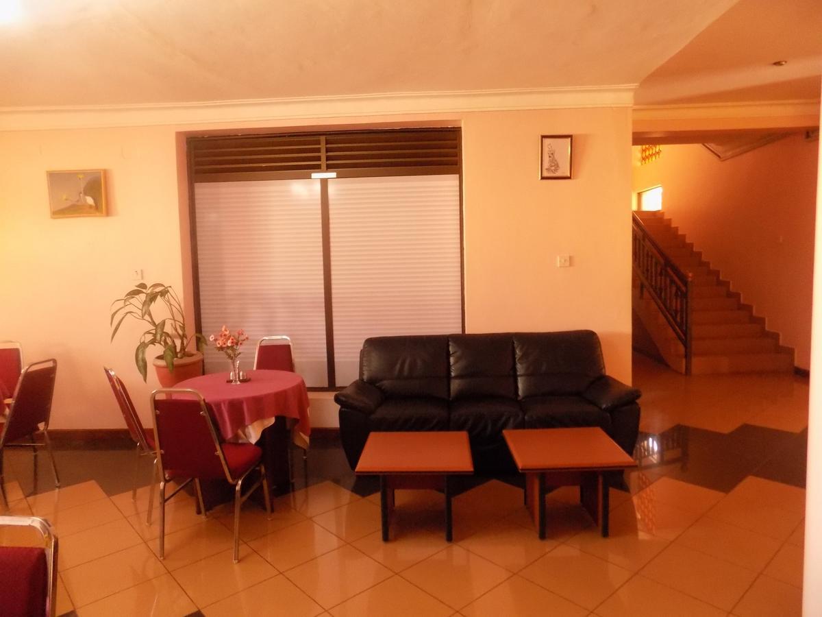 Entebbe Traveller'S Hotel Esterno foto