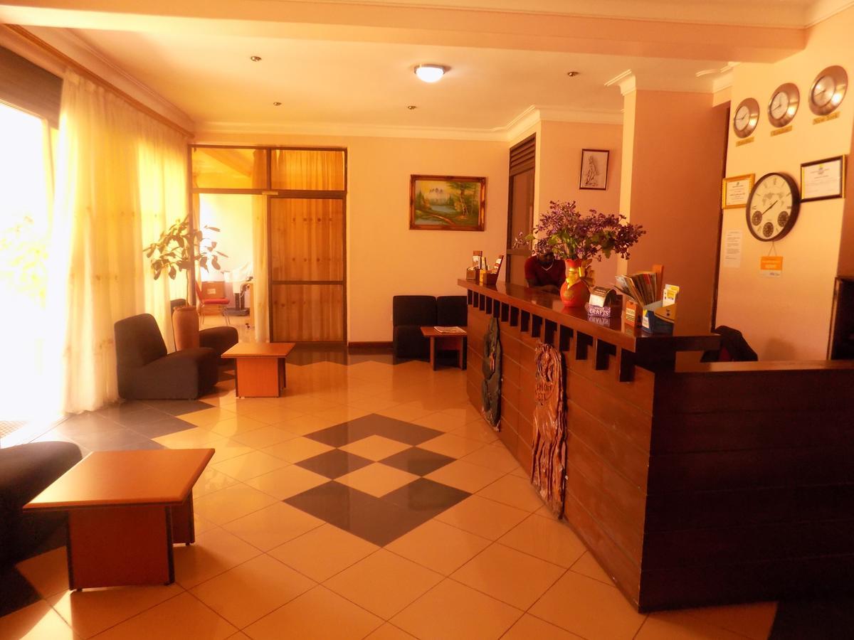 Entebbe Traveller'S Hotel Esterno foto