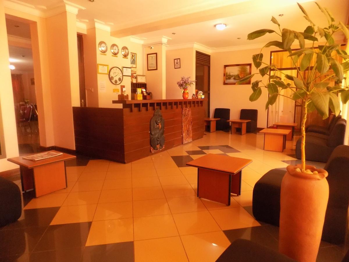 Entebbe Traveller'S Hotel Esterno foto