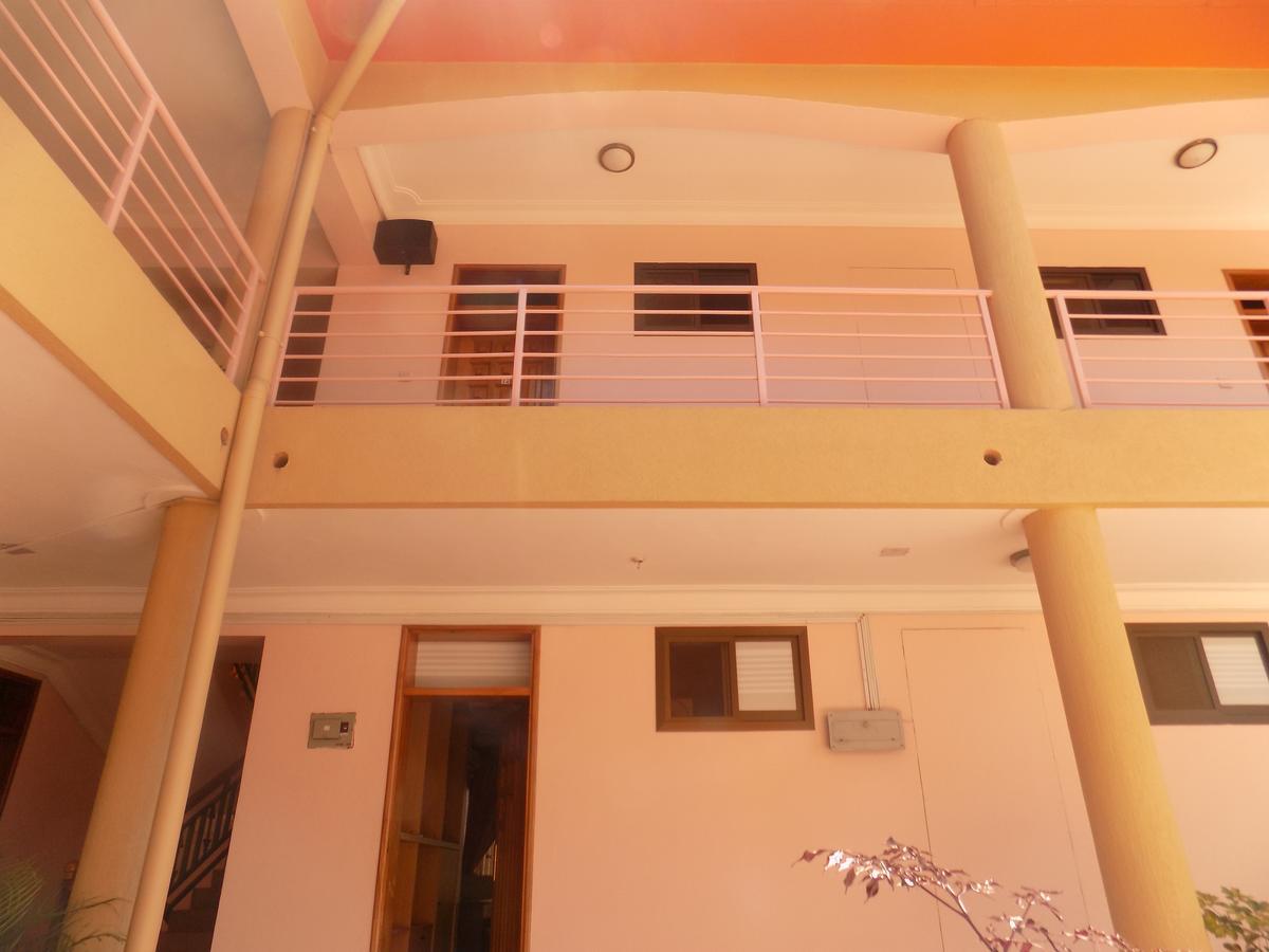 Entebbe Traveller'S Hotel Esterno foto