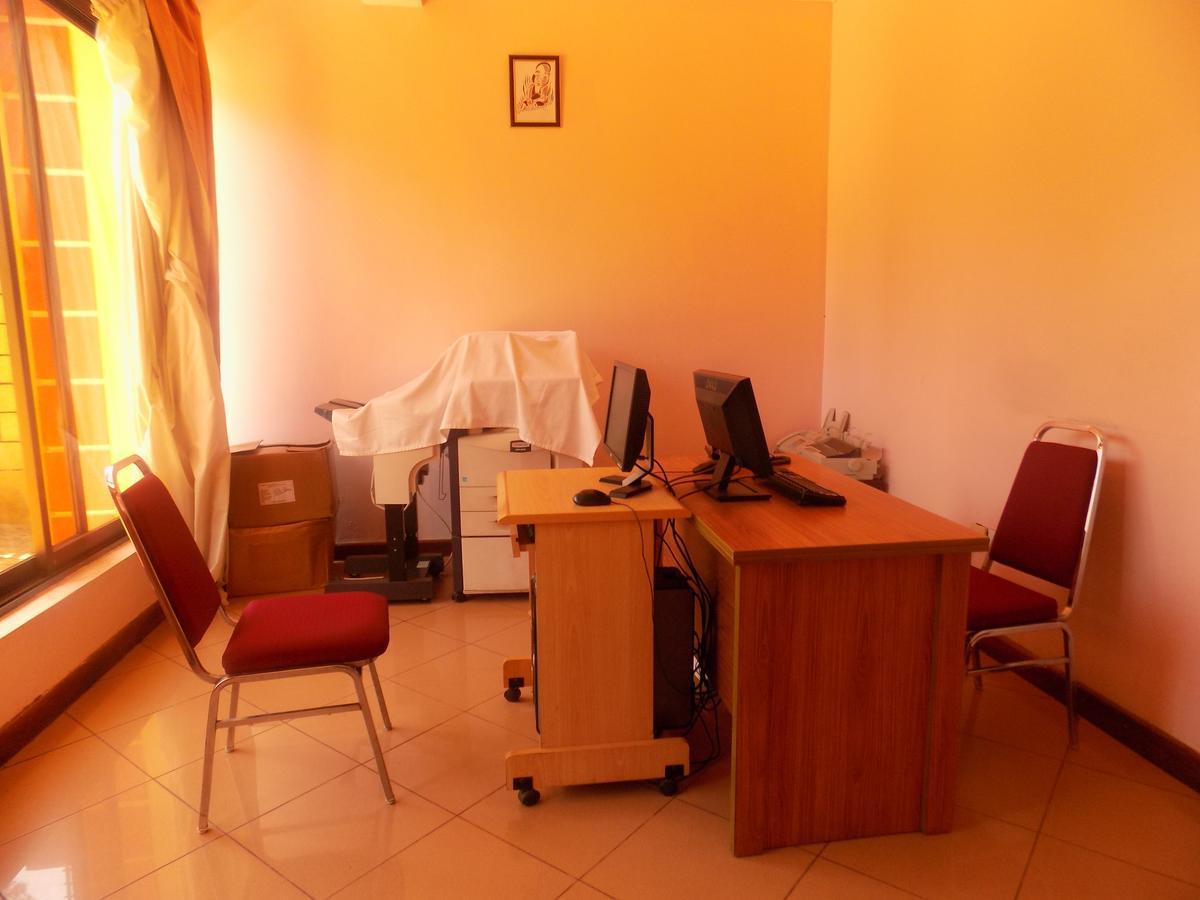 Entebbe Traveller'S Hotel Esterno foto